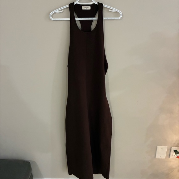 Aritzia‎ Babaton Brown Sculpt Knit Racer Midi Dress - Picture 4 of 6